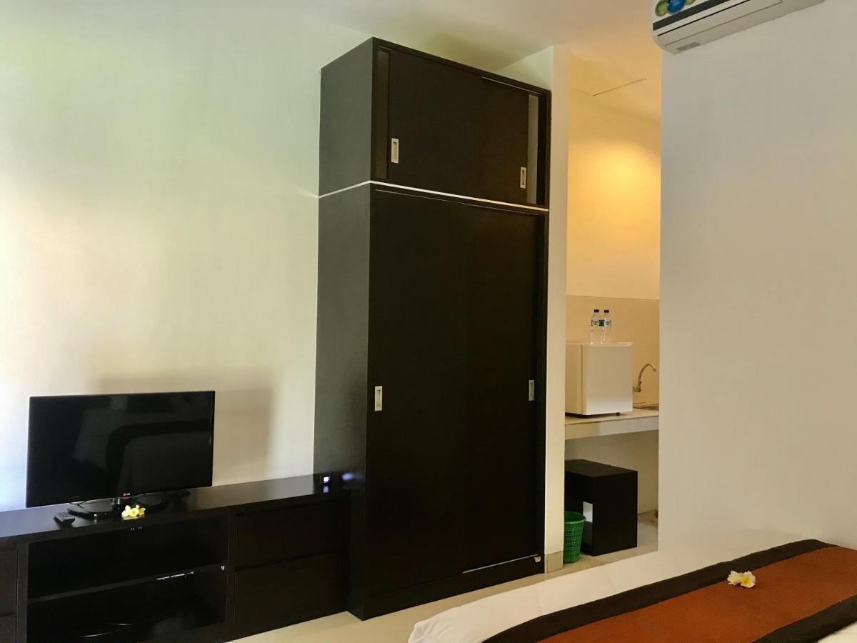 The Celuk Homestay Jimbaran  Exterior photo
